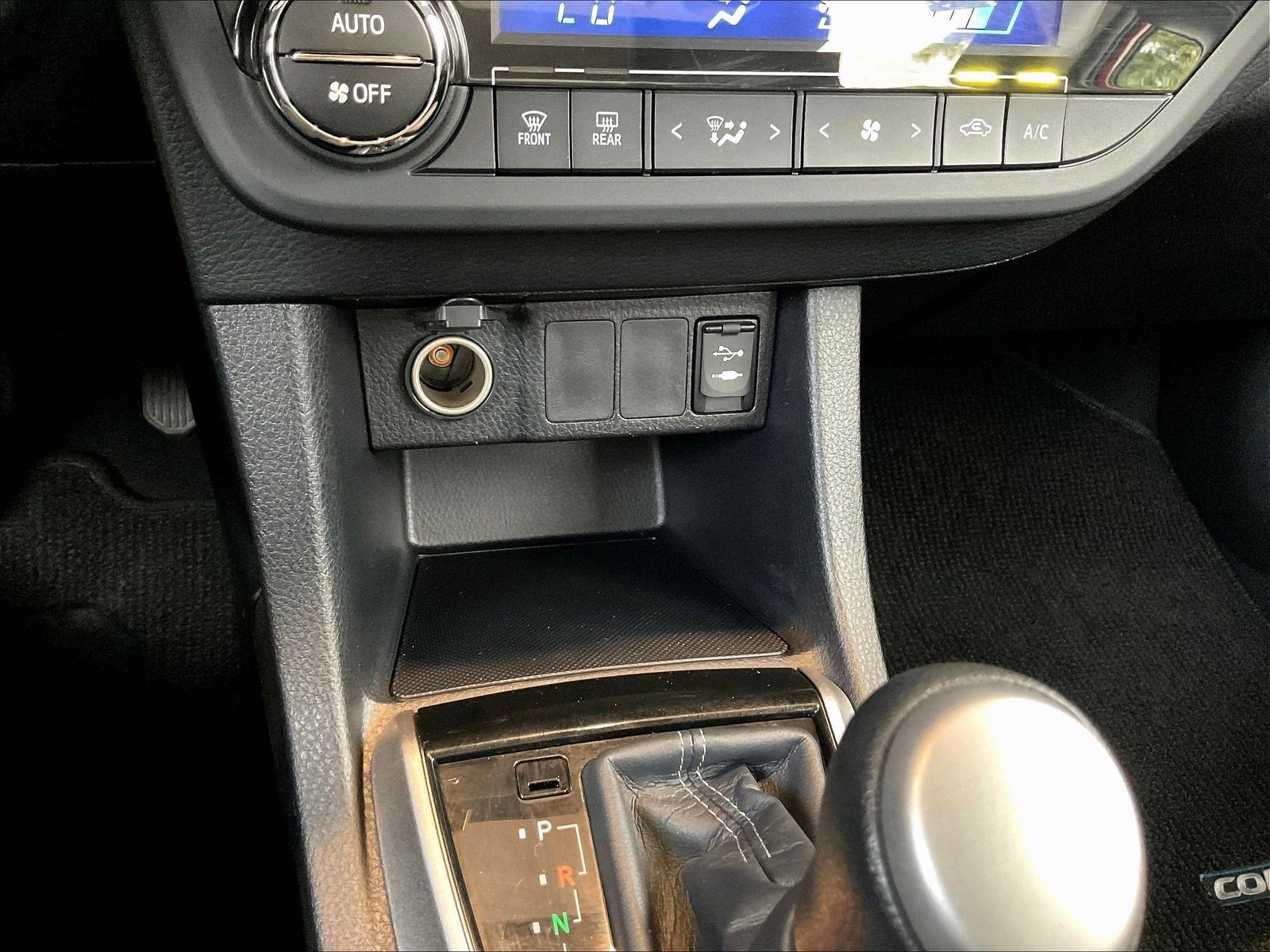 Used 2015 Toyota Corolla LE FWD image 15