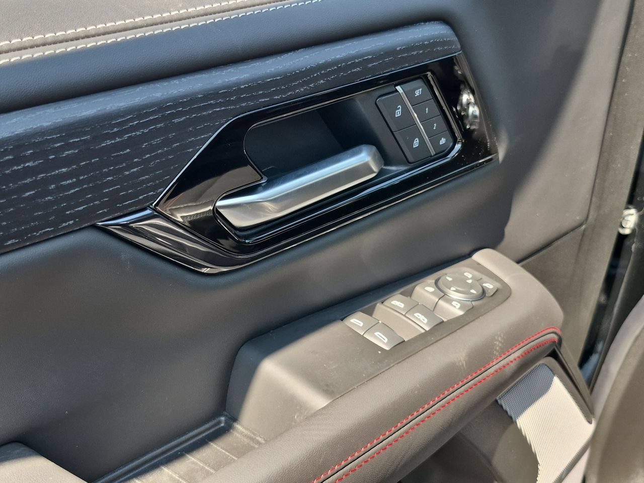 New 2026 GMC Yukon AT4 Ultimate AWD/4WD image 24