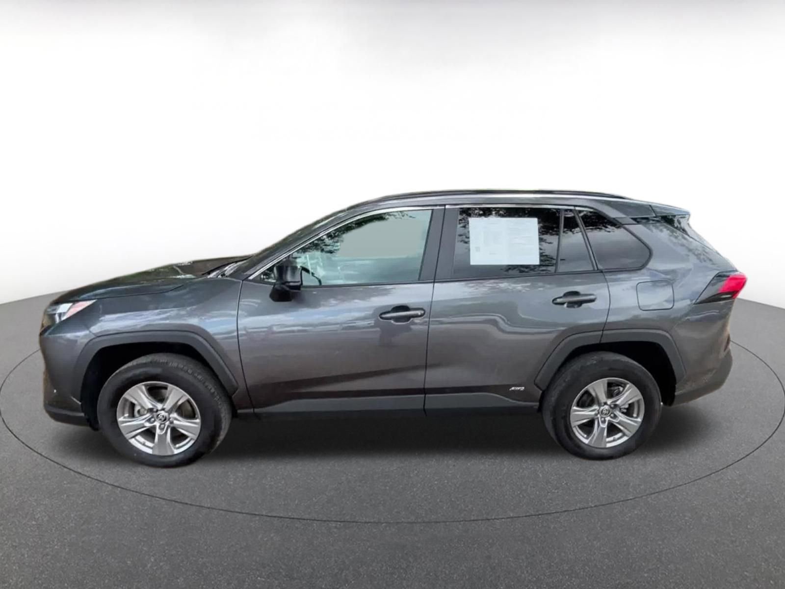 Used 2024 Toyota RAV4 LE AWD/4WD image 9