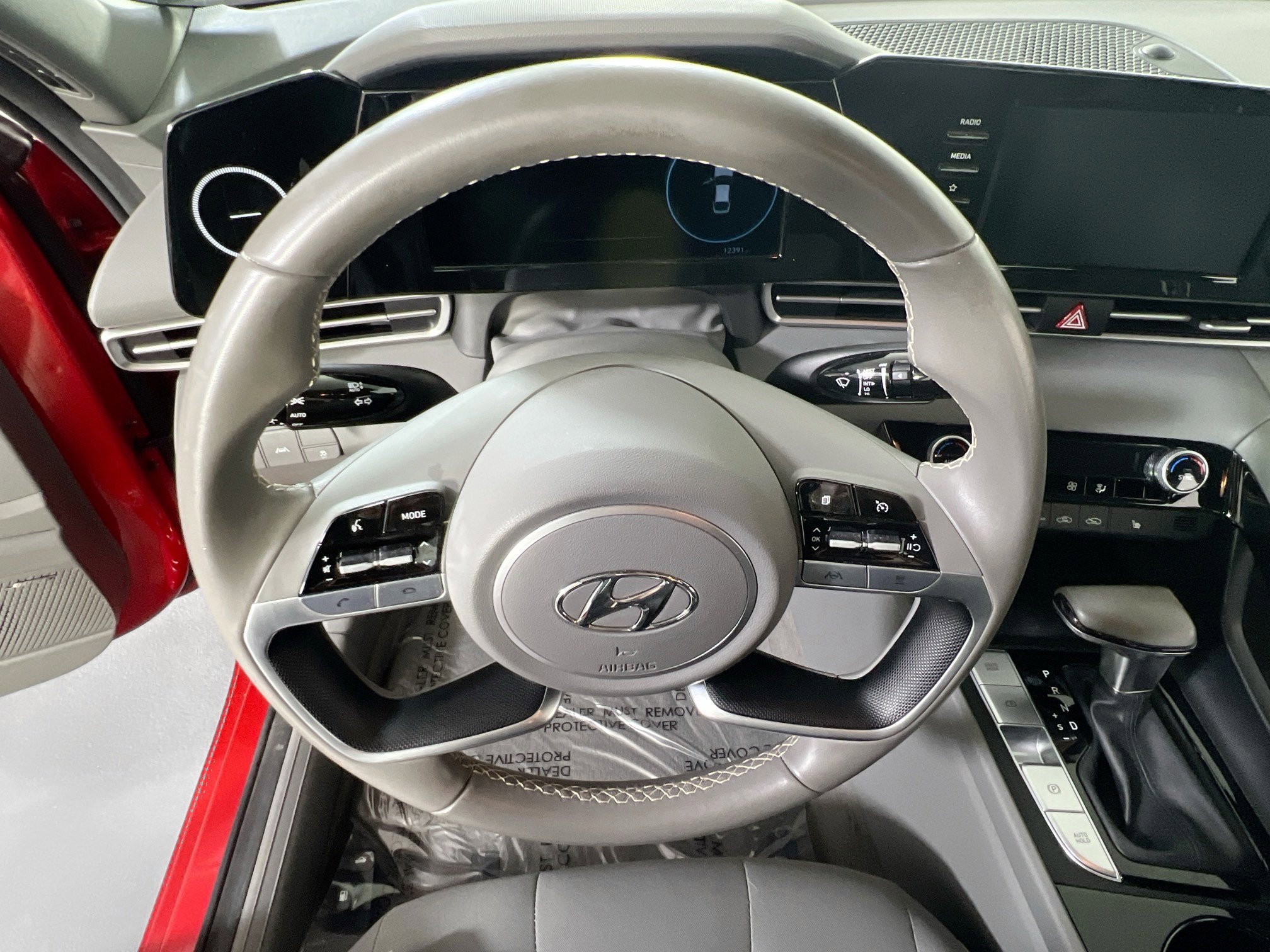 Used 2022 Hyundai Elantra SEL w/ Convenience + Premium Package FWD image 11
