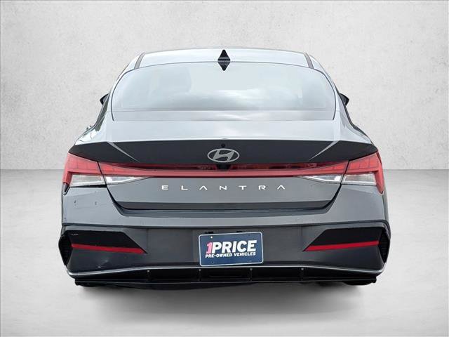 Used 2025 Hyundai Elantra SEL FWD image 6