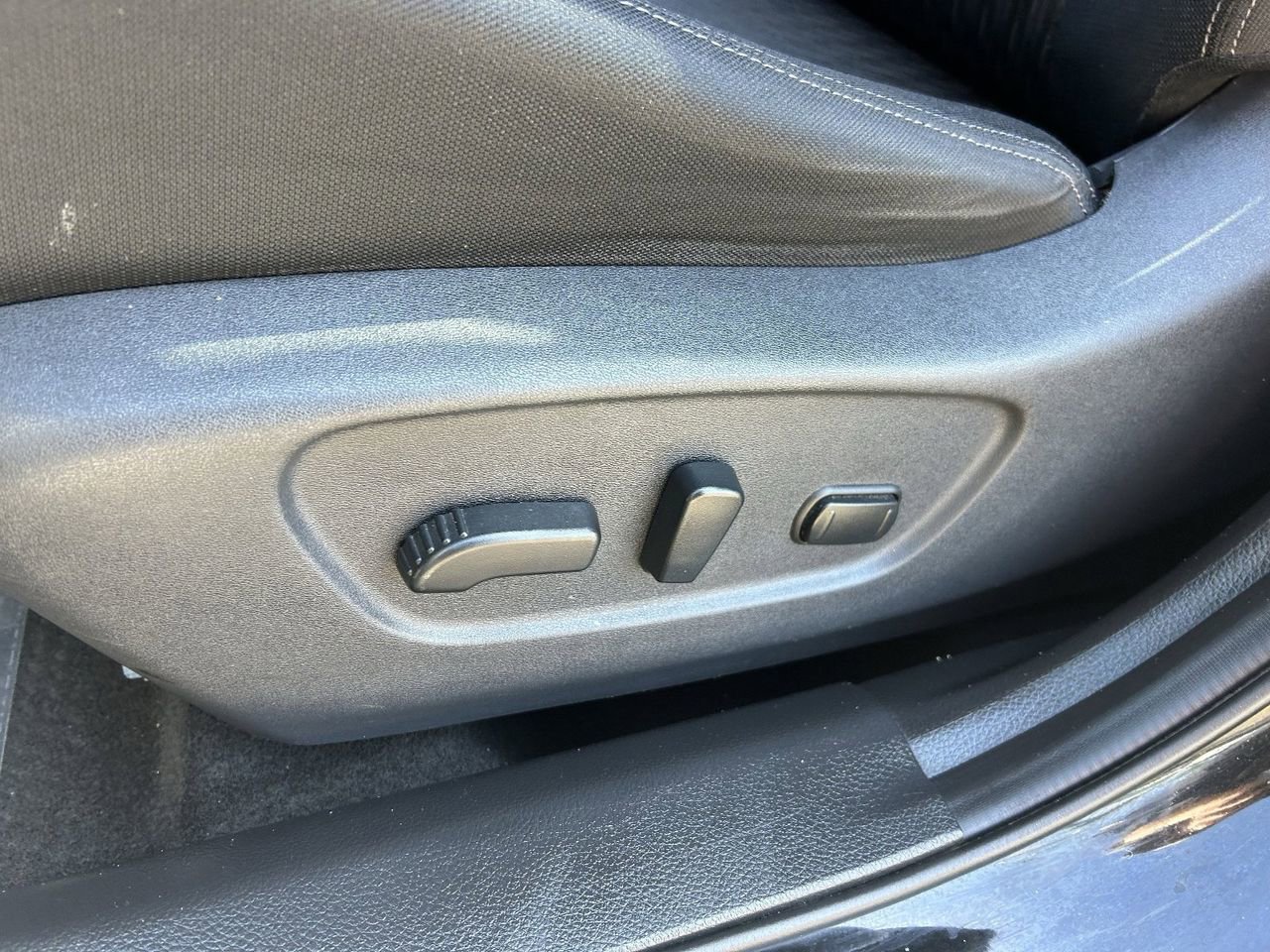 Certified 2019 Nissan Rogue SV image 29