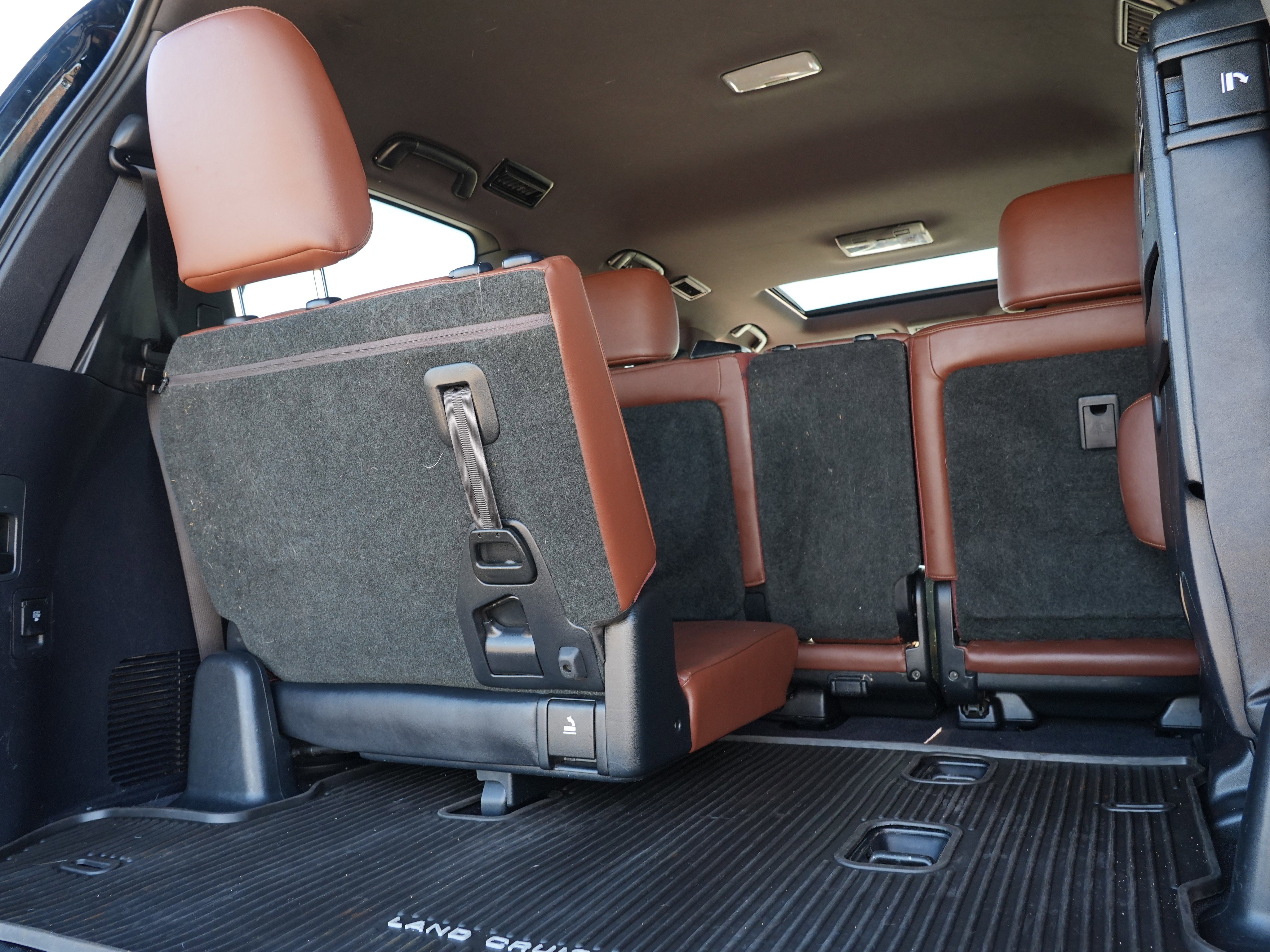 Used 2016 Toyota Land Cruiser AWD/4WD image 27