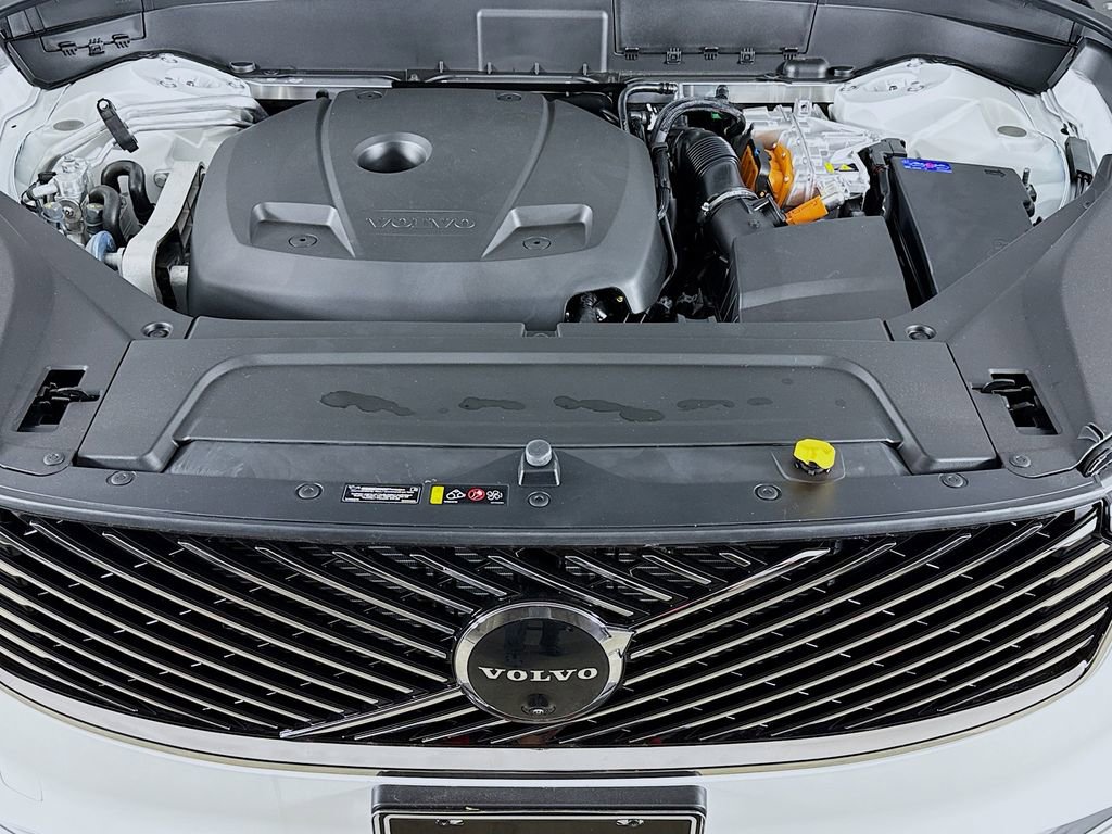 New 2026 Volvo XC90 T8 Plus w/ Protection Package Premier image 32