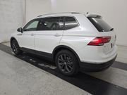 Used 2023 Volkswagen Tiguan SE w/ Panoramic Sunroof Package FWD image 6