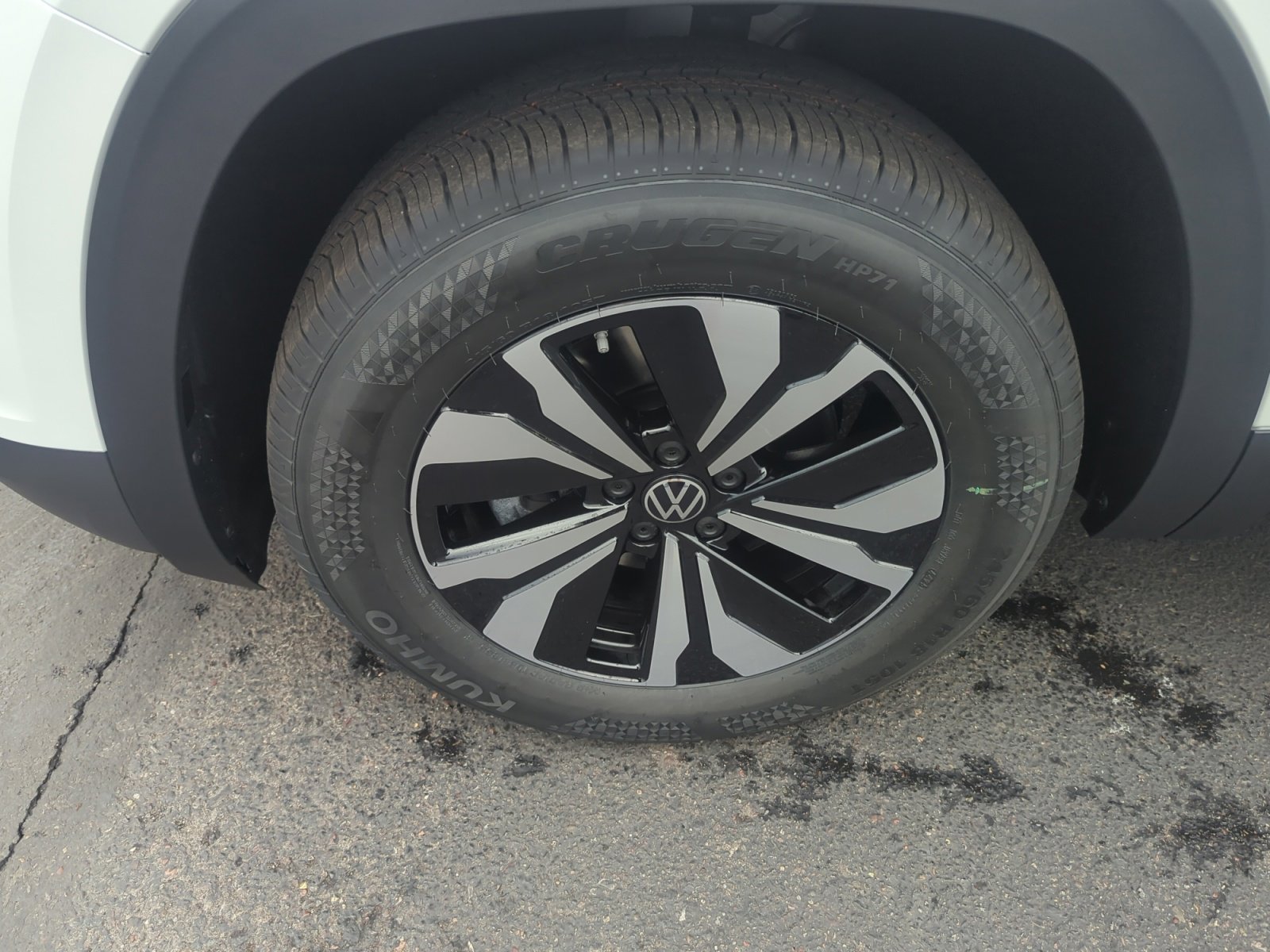 New 2026 Volkswagen Atlas Cross Sport SE image 25