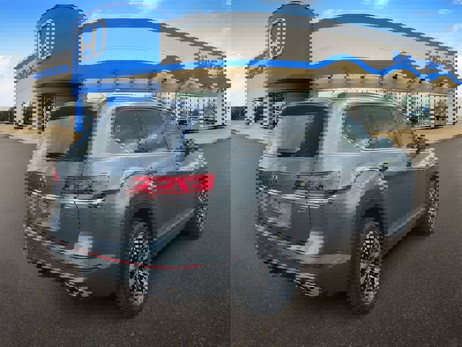 Used 2021 Volkswagen Atlas SEL R-Line image 8