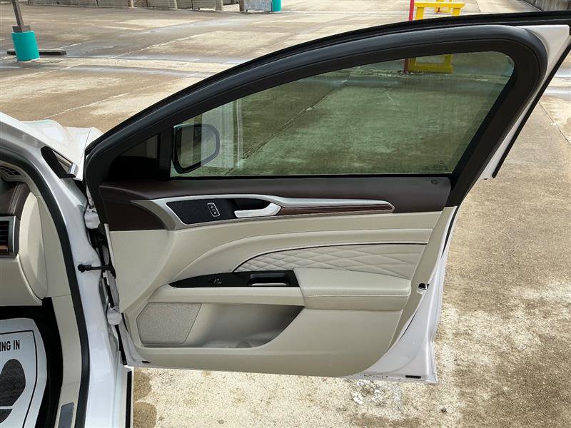 Used 2017 Ford Fusion Platinum image 32