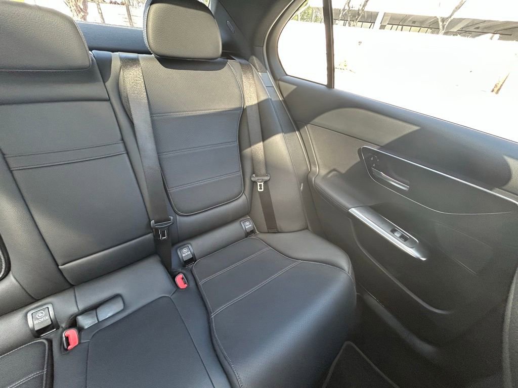 Used 2025 Mercedes-Benz C 300 Sedan image 14