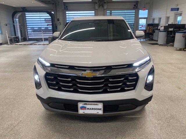 New 2027 Chevrolet Equinox LT AWD/4WD image 2