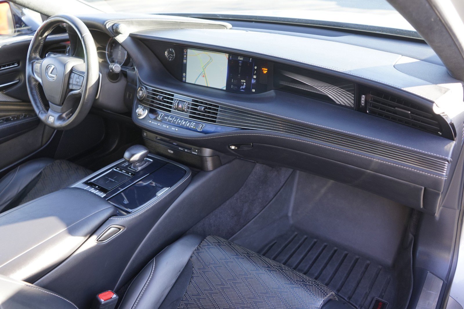 Used 2018 Lexus LS 500 F Sport w/ Accessory Package (Z2) image 21