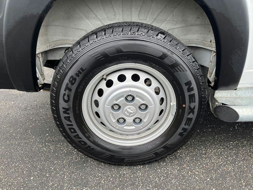 Used 2025 RAM ProMaster 2500 w/ U-Haul Equipment Group FWD image 25