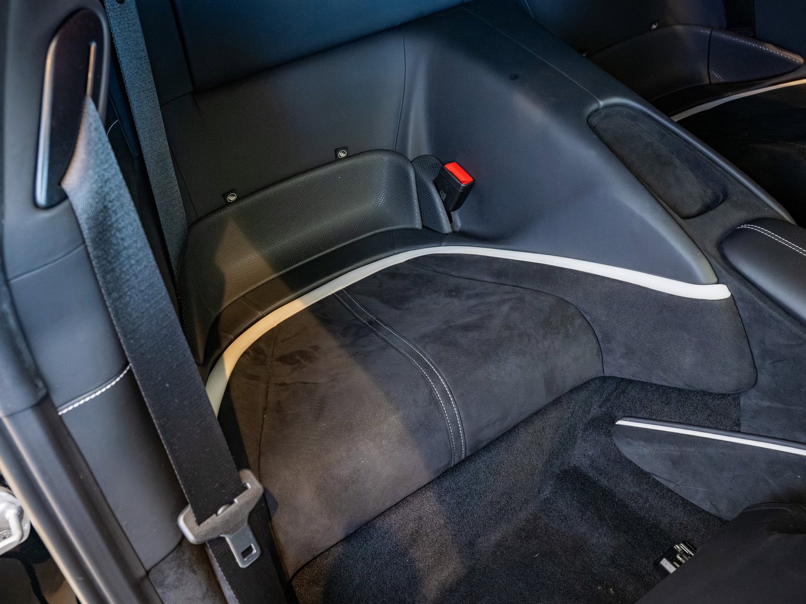 Used 2022 Ferrari Roma image 24