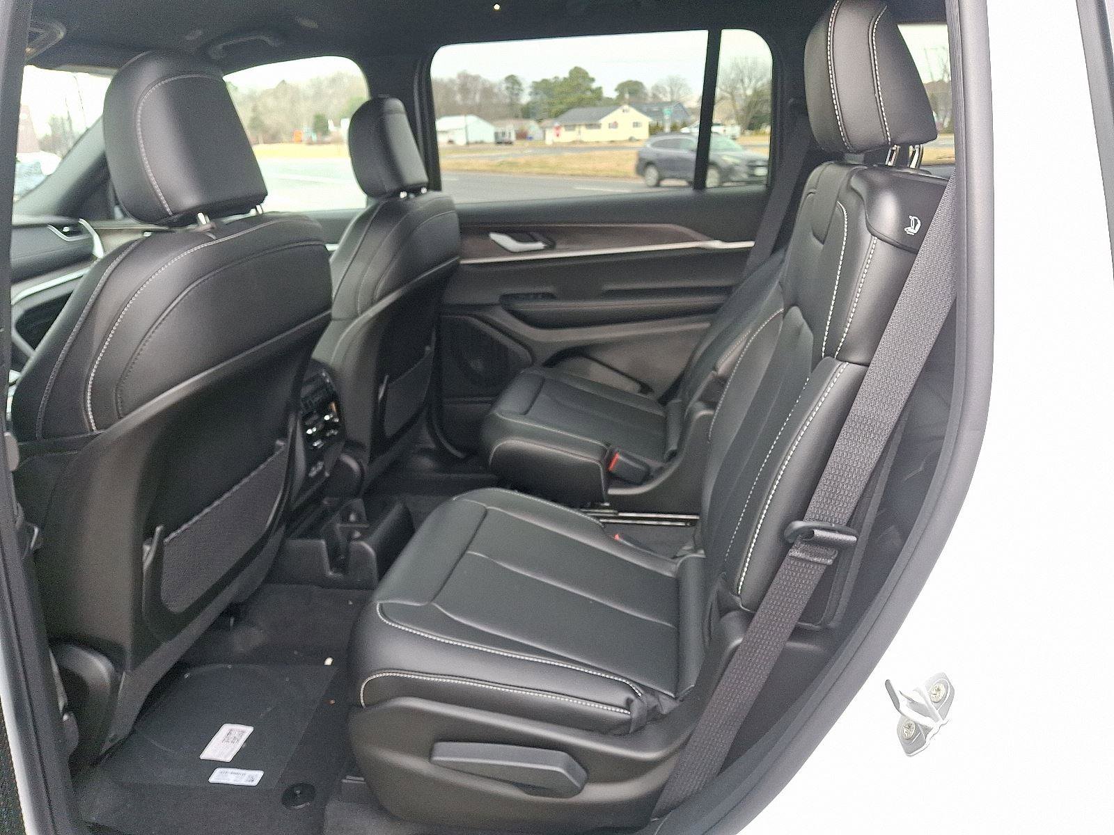 New 2025 Jeep Grand Cherokee L Limited image 7