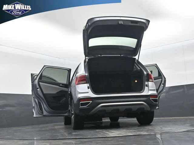 Used 2022 Volkswagen Taos SE image 30