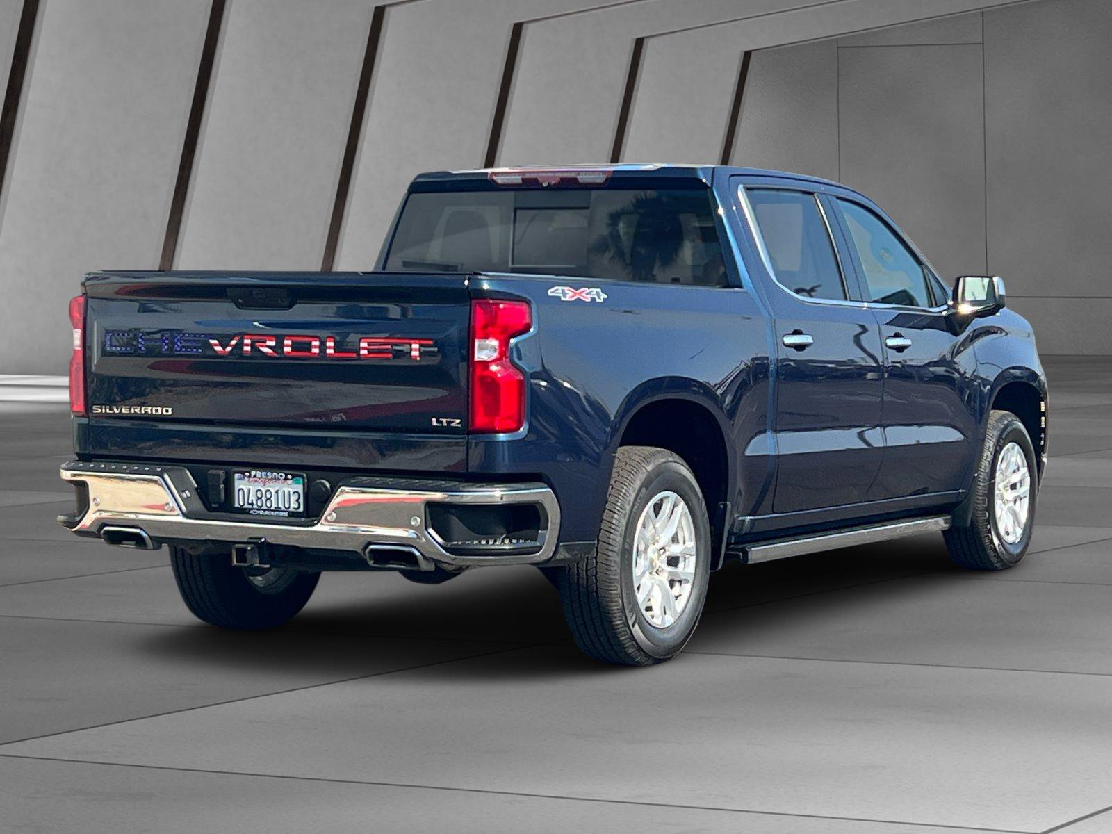 Used 2020 Chevrolet Silverado 1500 LTZ w/ LTZ Plus Package AWD/4WD image 4