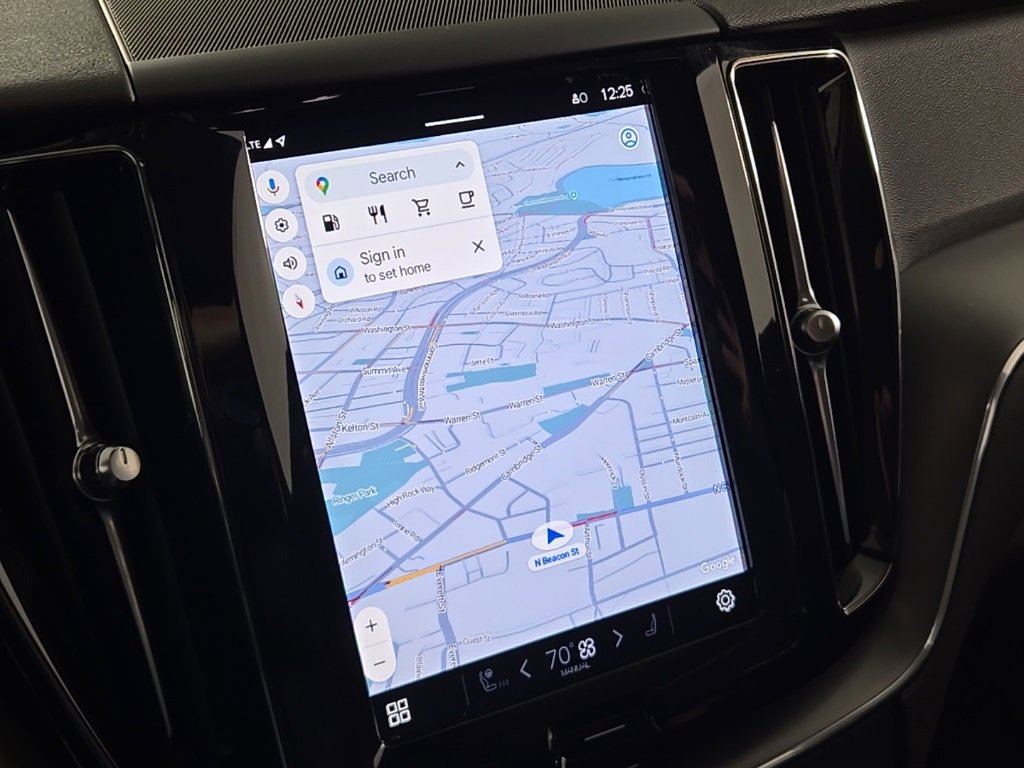 Used 2024 Volvo XC60 B5 Core w/ Protection Package Premier image 27