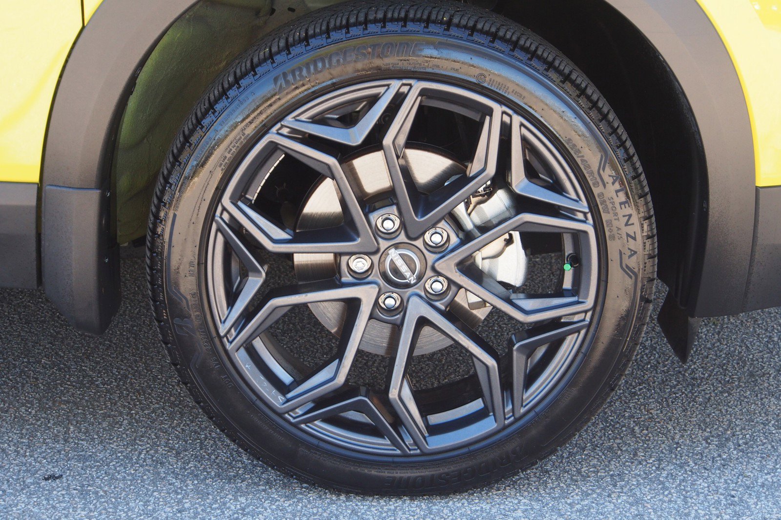 Used 2025 Nissan Kicks SR image 9