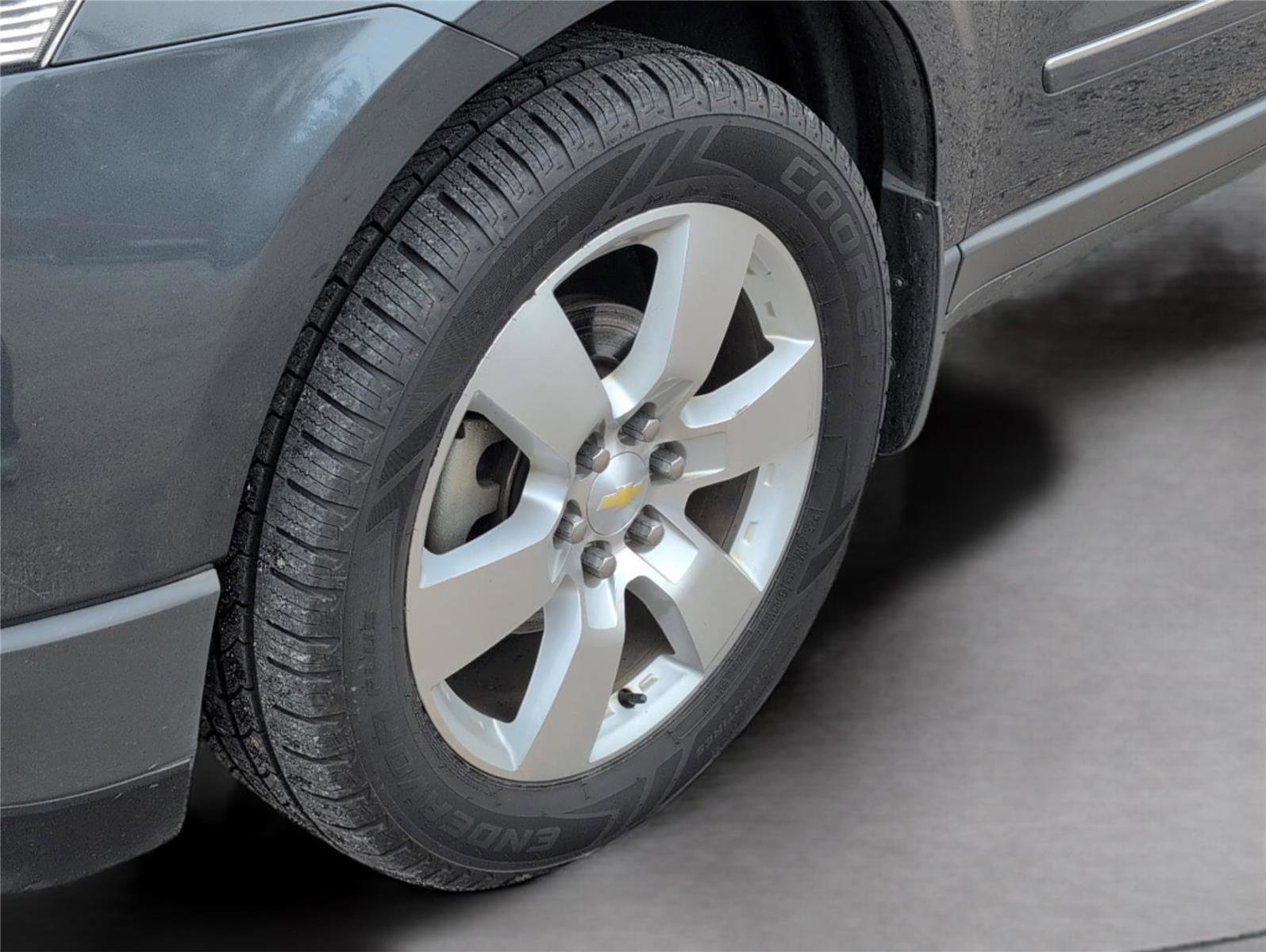 Used 2011 Chevrolet Traverse LTZ image 32