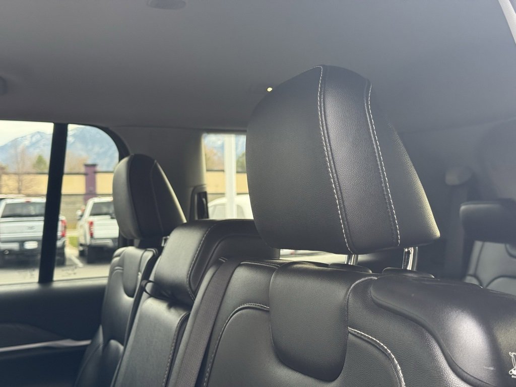 Used 2023 Jeep Grand Cherokee L Limited image 25