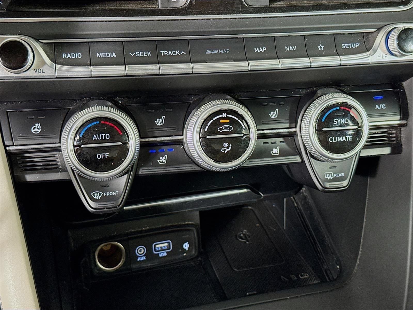 Used 2020 Genesis G70 2.0T w/ Prestige Package AWD/4WD image 19
