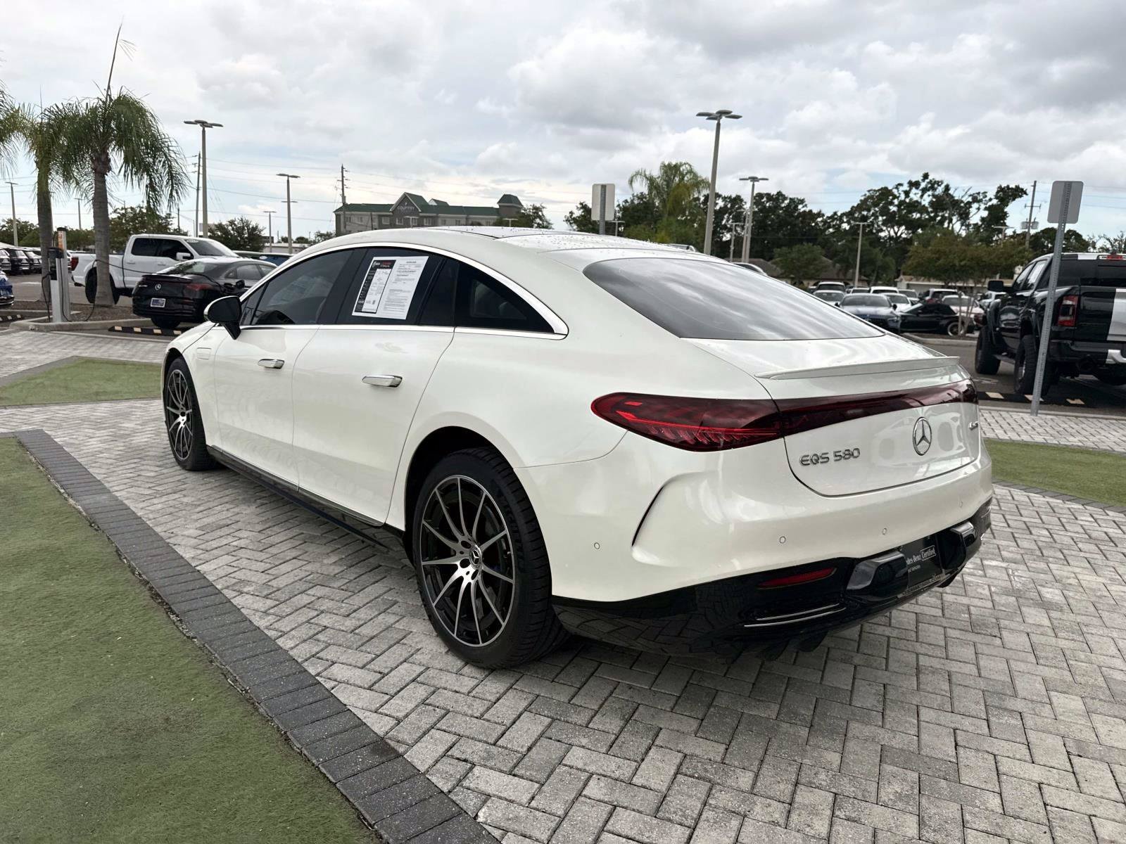 Certified 2023 Mercedes-Benz EQS 580 4MATIC Sedan image 4