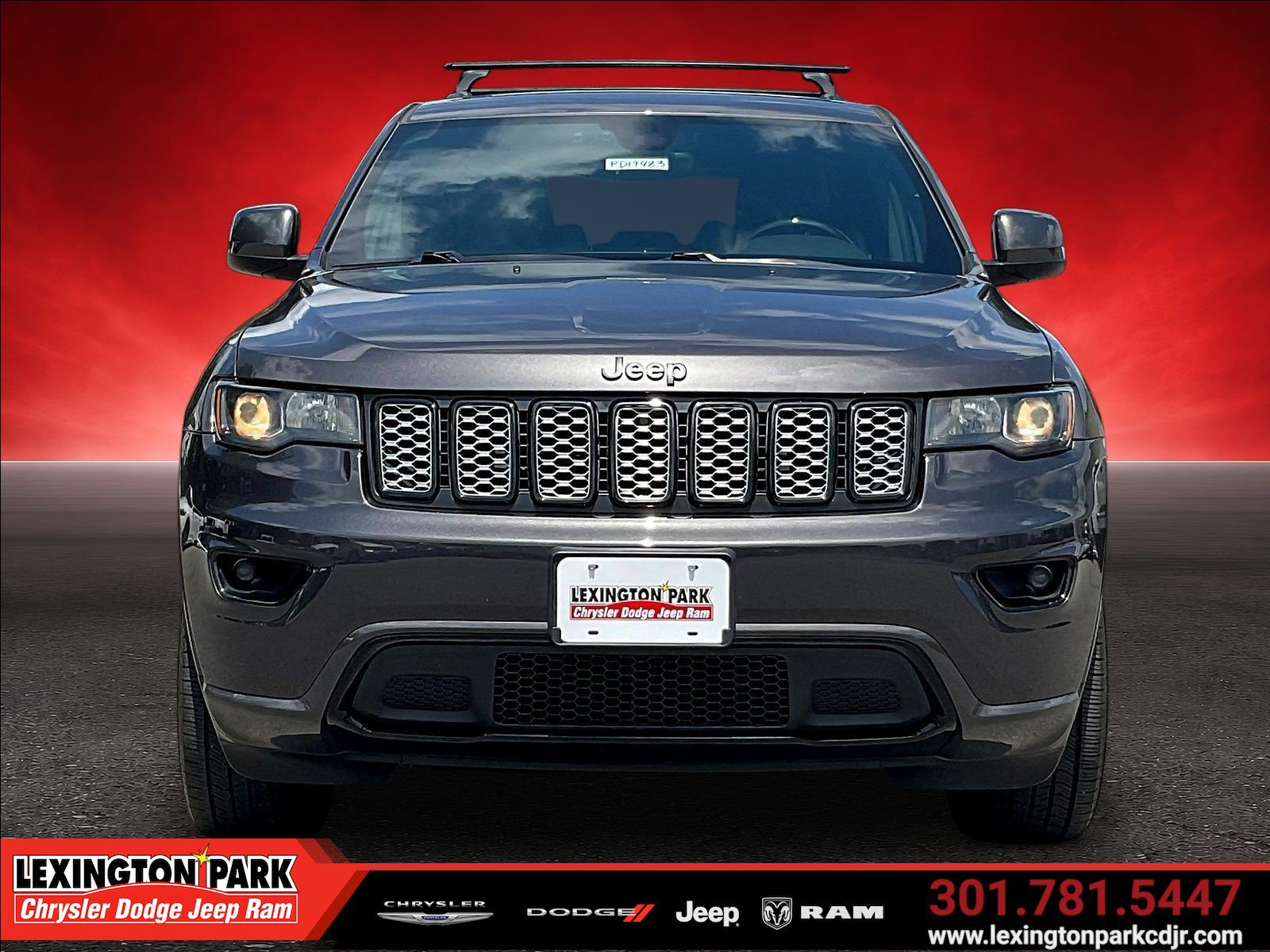 Used 2018 Jeep Grand Cherokee Altitude AWD/4WD image 2