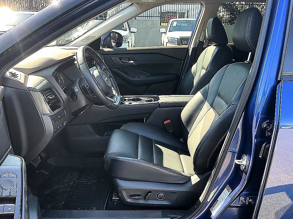 Certified 2023 Nissan Rogue SV AWD/4WD image 12