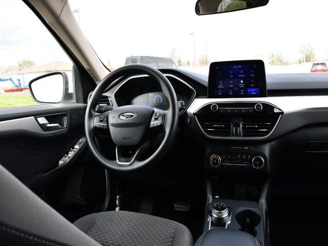 Used 2020 Ford Escape SE image 15
