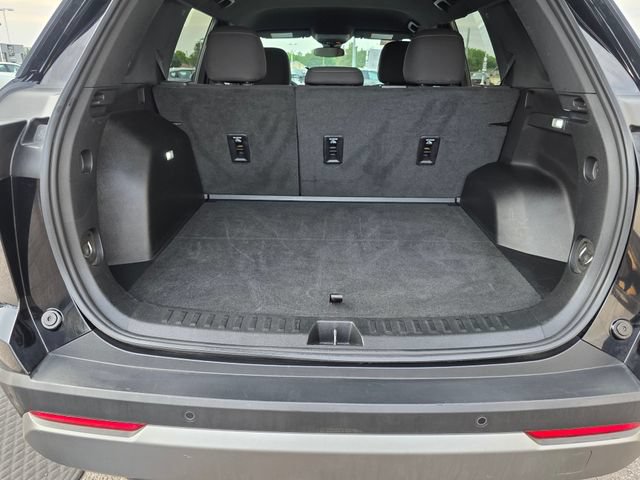 Used 2025 Chevrolet Equinox LT AWD/4WD image 32