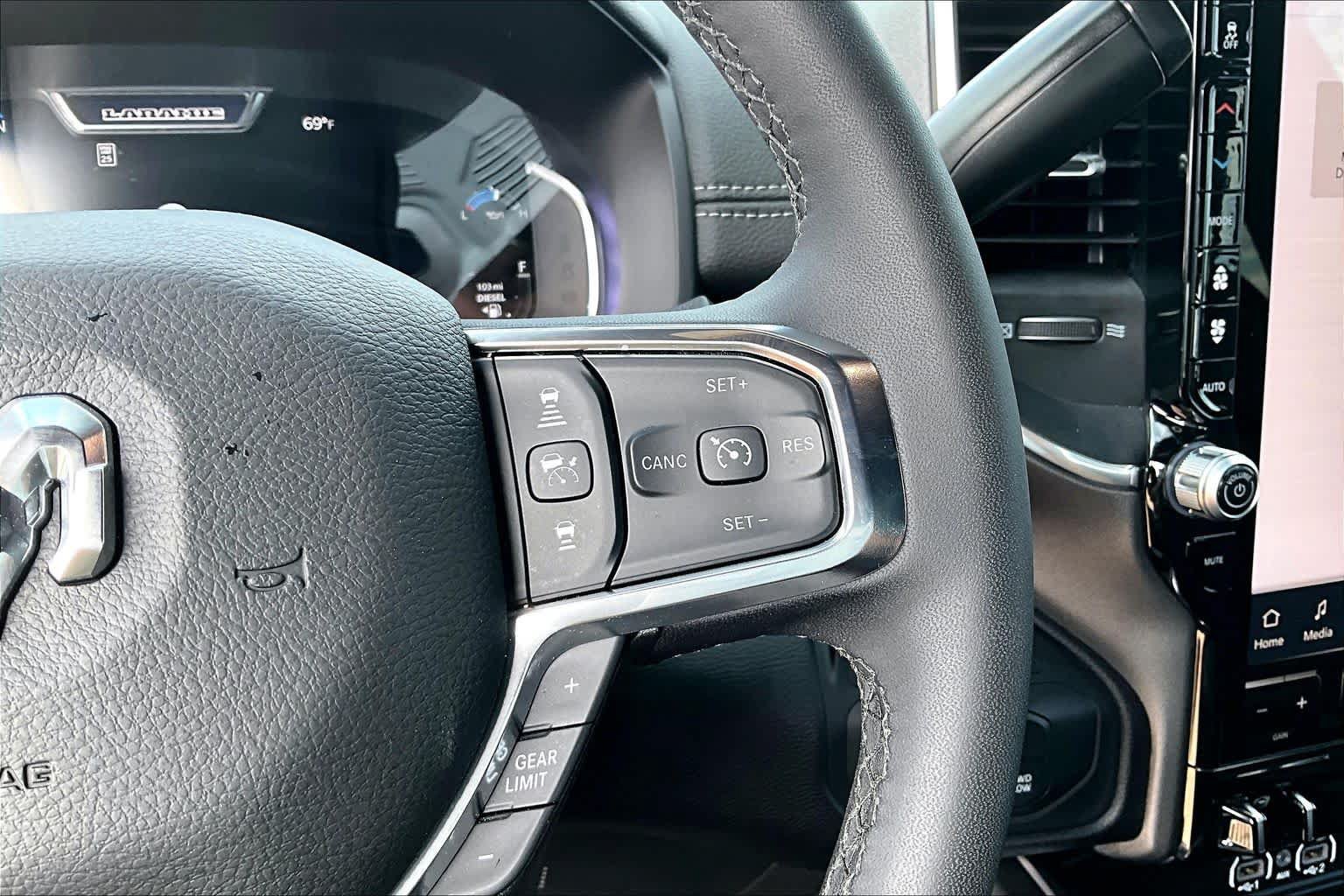 Used 2025 RAM 2500 Laramie AWD/4WD image 25