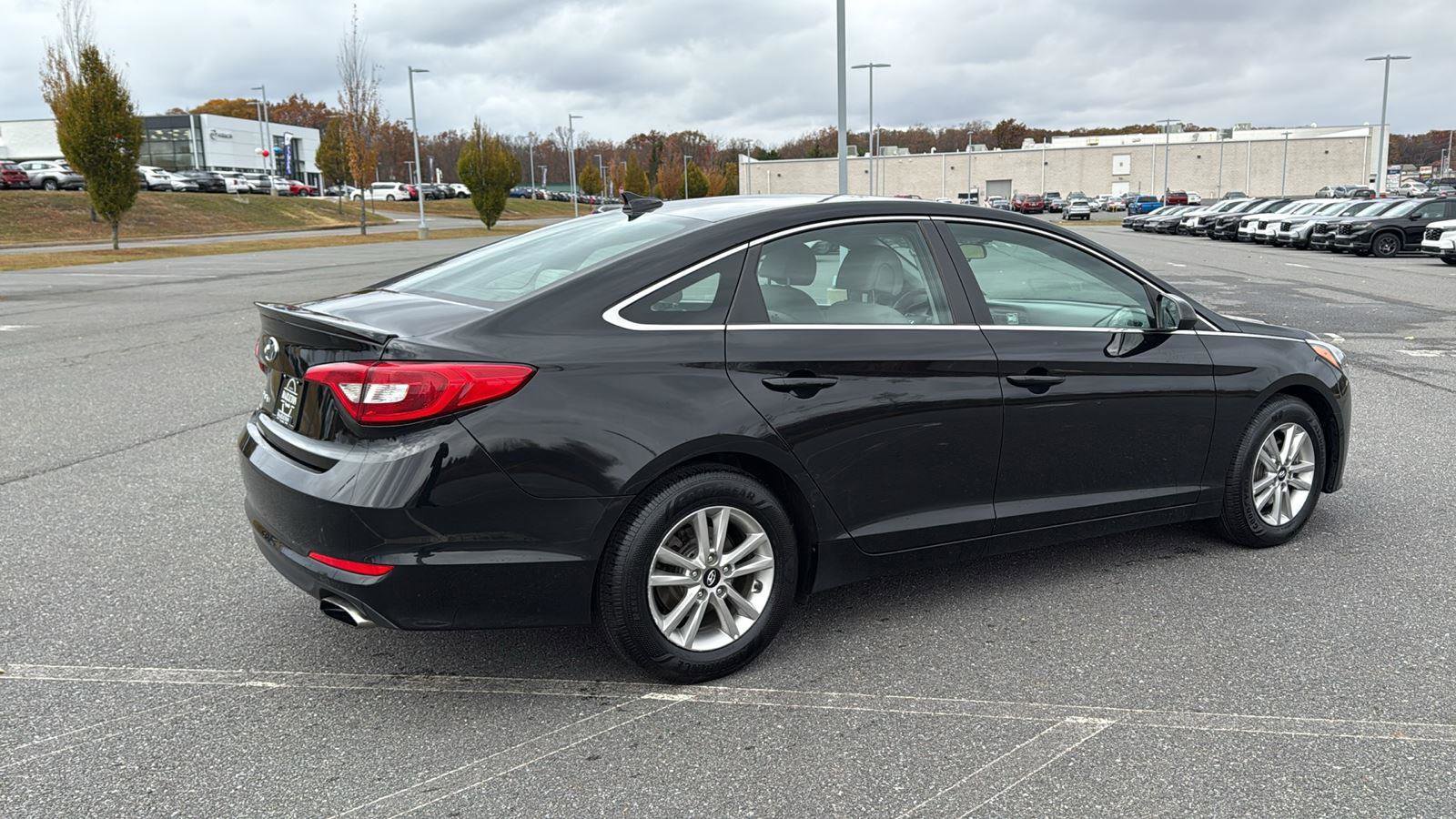Used 2017 Hyundai Sonata SE image 5