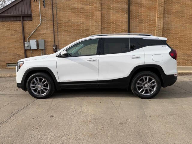 Used 2024 GMC Terrain SLT image 5