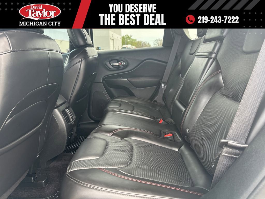 Used 2019 Jeep Cherokee Trailhawk image 17