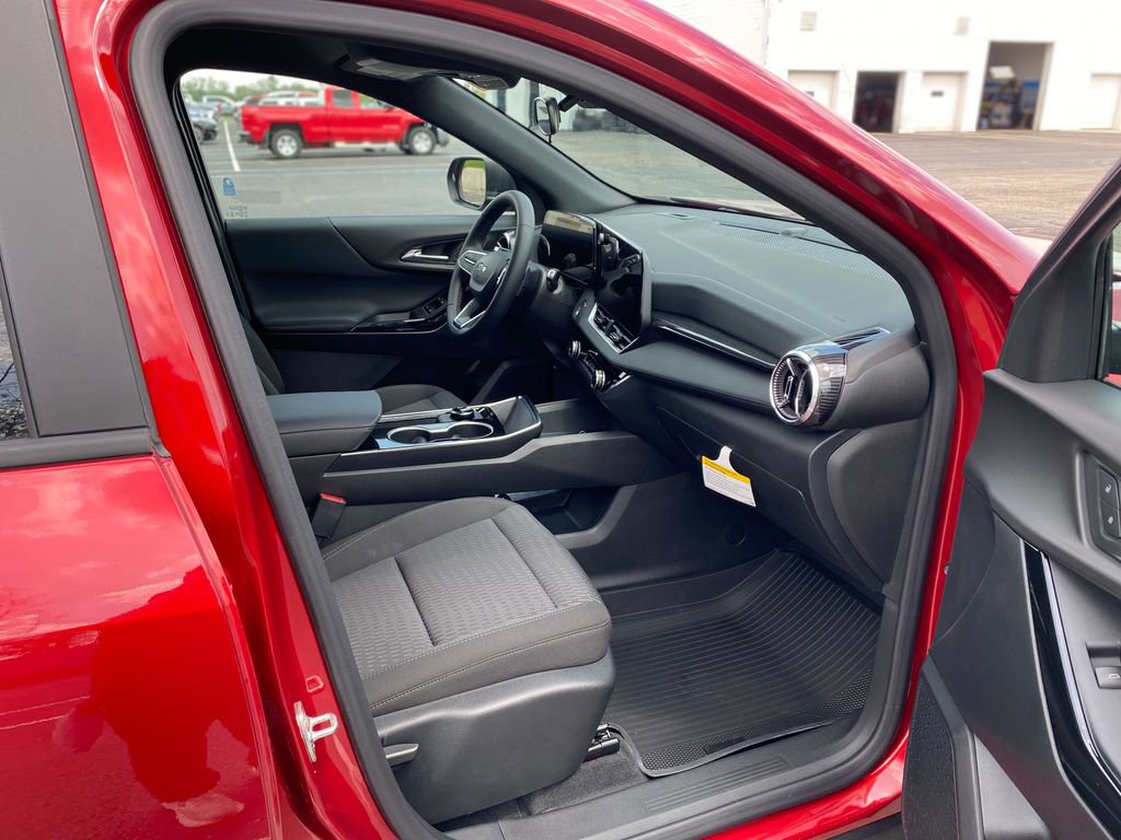 New 2026 Chevrolet Equinox LT w/ Midnight Edition AWD/4WD image 12