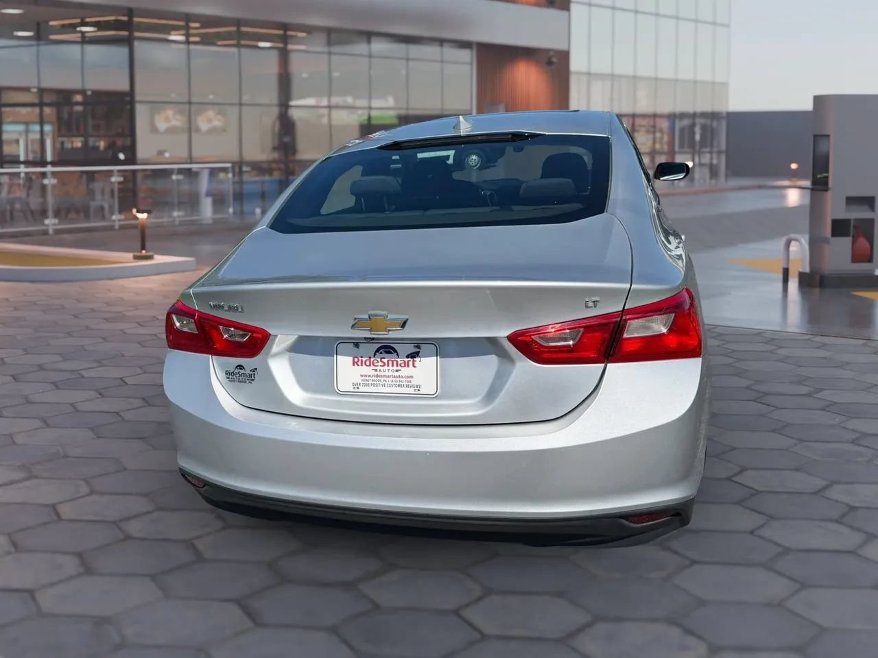 Used 2018 Chevrolet Malibu LT FWD image 9