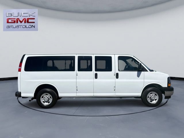 Used 2024 Chevrolet Express 3500 LS w/ Chrome Appearance Package RWD image 7