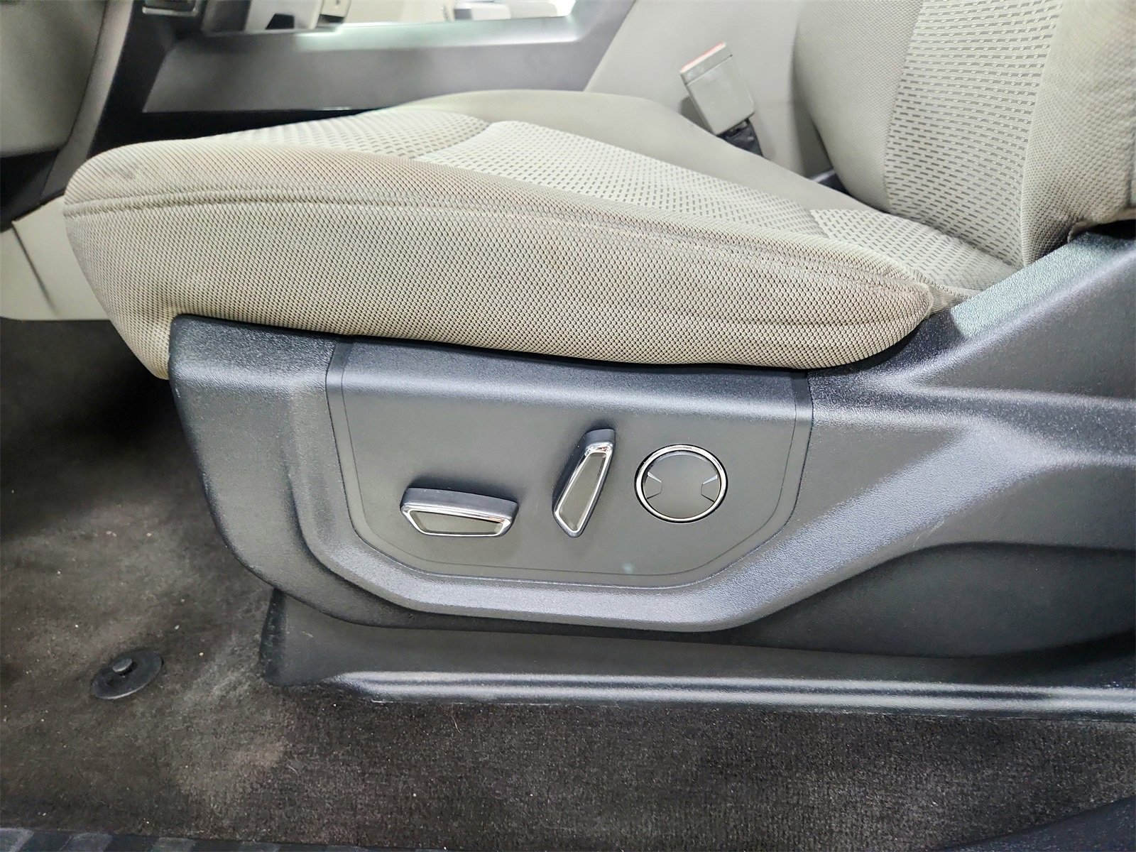 Used 2018 Ford F150 XLT w/ Equipment Group 302A Luxury image 20