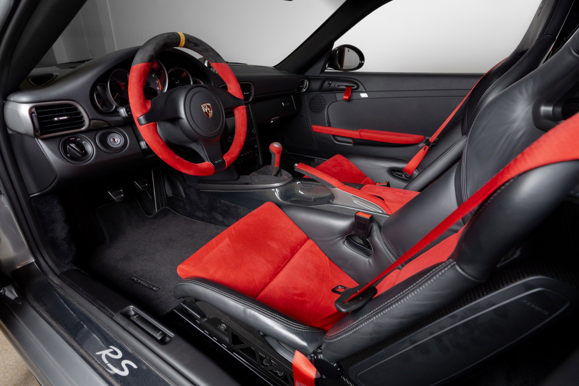 Used 2011 Porsche 911 GT2 RS image 18