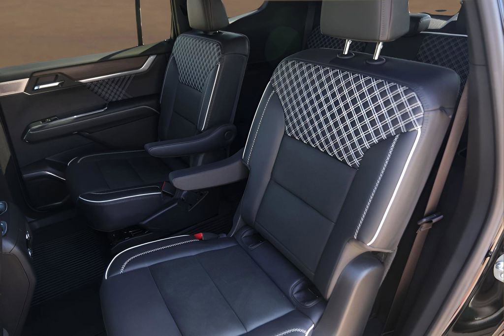 Used 2024 GMC Acadia Denali w/ Super Cruise Package image 23