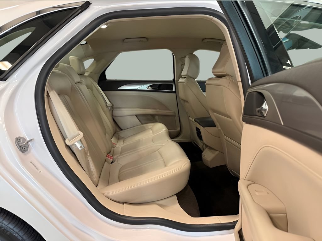 Used 2020 Lincoln MKZ w/ Convenience Package FWD image 28