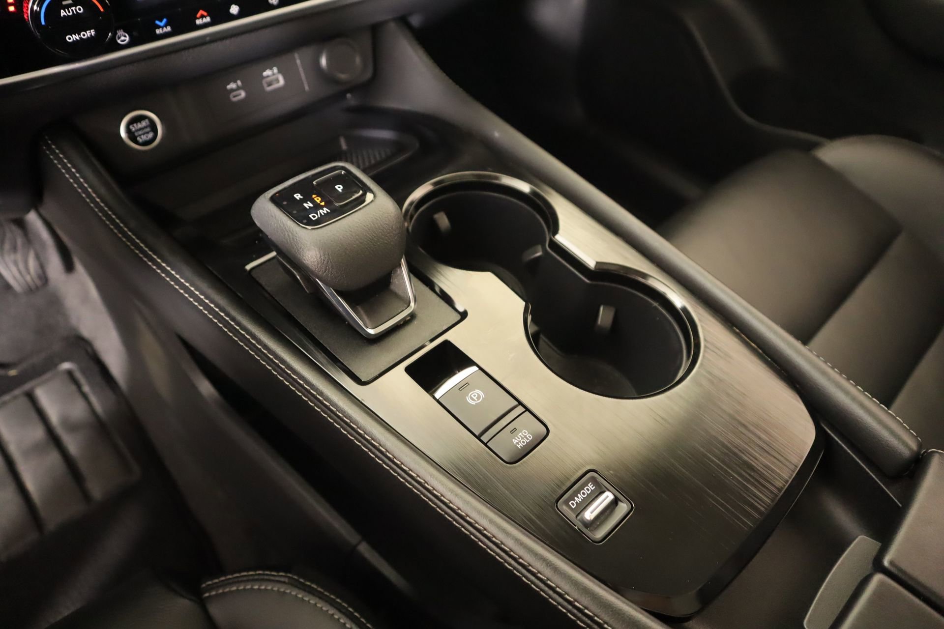 Used 2023 Nissan Rogue SL w/ SL Premium Package image 9