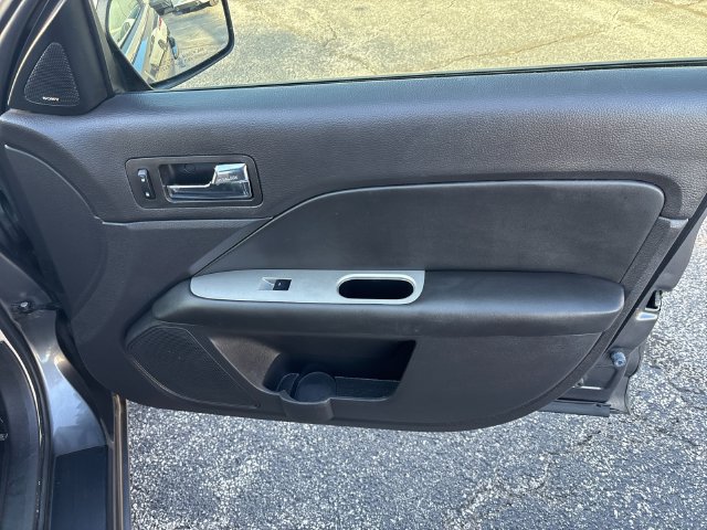Used 2010 Ford Fusion SEL FWD image 18