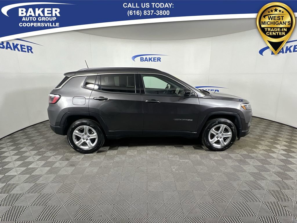 Used 2024 Jeep Compass Latitude w/ Convenience Group image 10