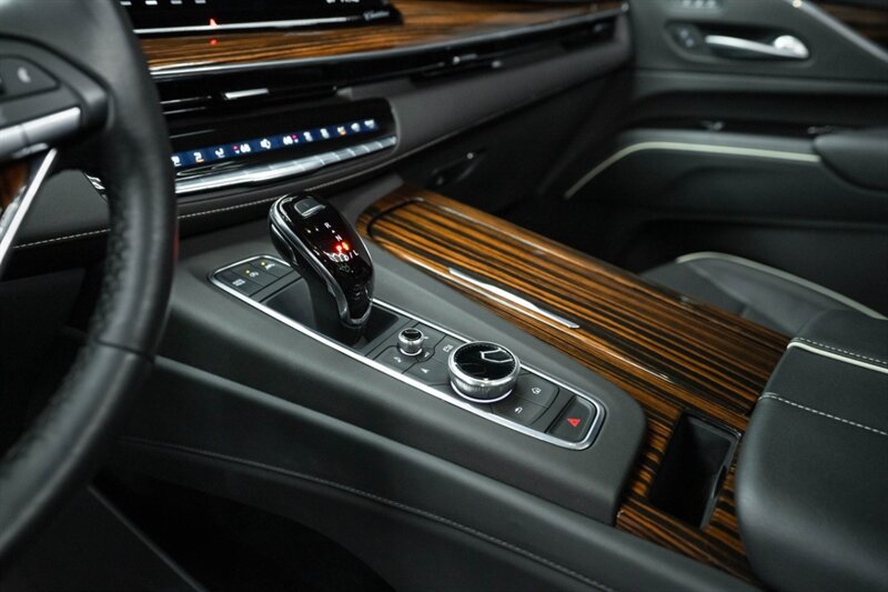 Used 2023 Cadillac Escalade Premium Luxury w/ Performance Package AWD/4WD image 33