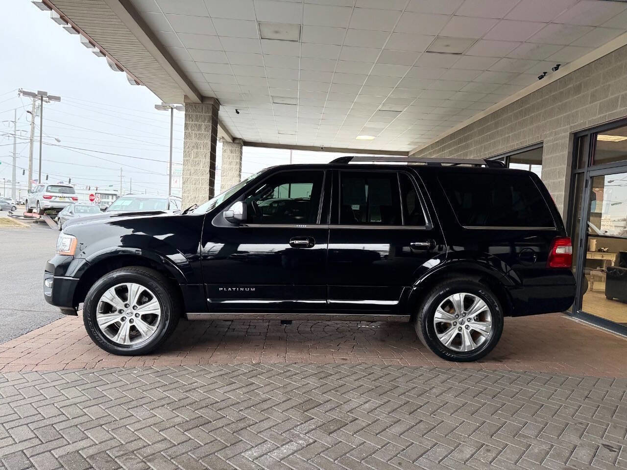Used 2016 Ford Expedition Platinum image 7