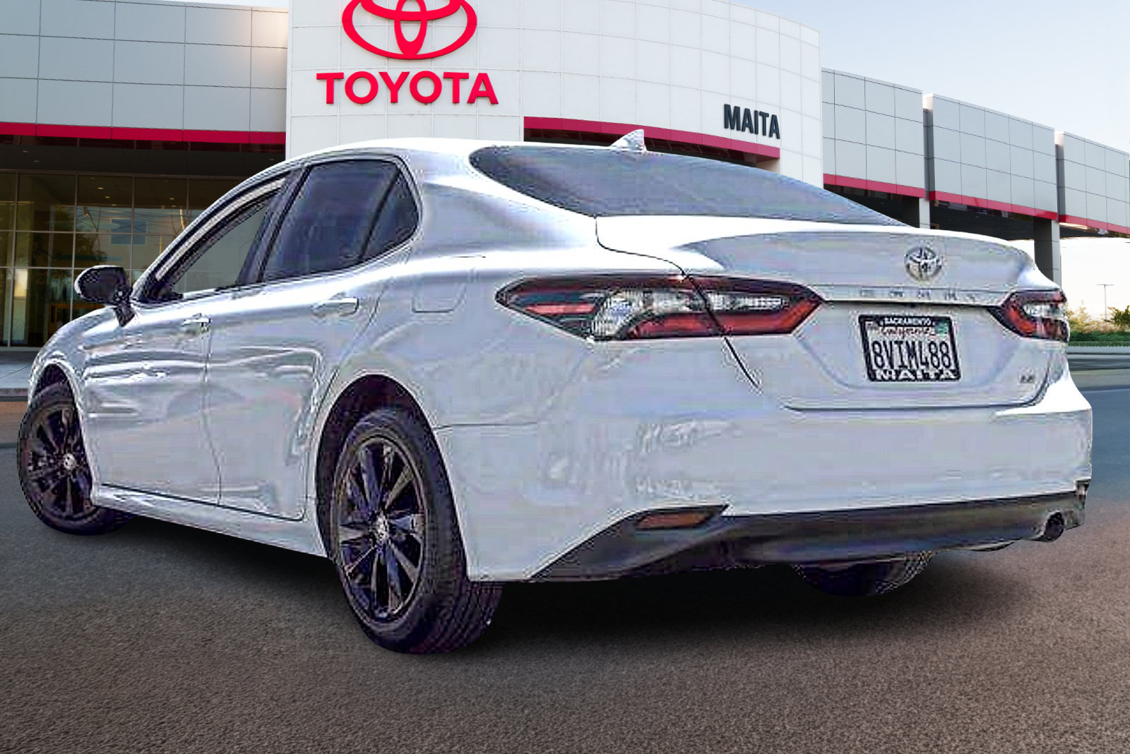 Used 2021 Toyota Camry LE w/ Convenience Package FWD image 7