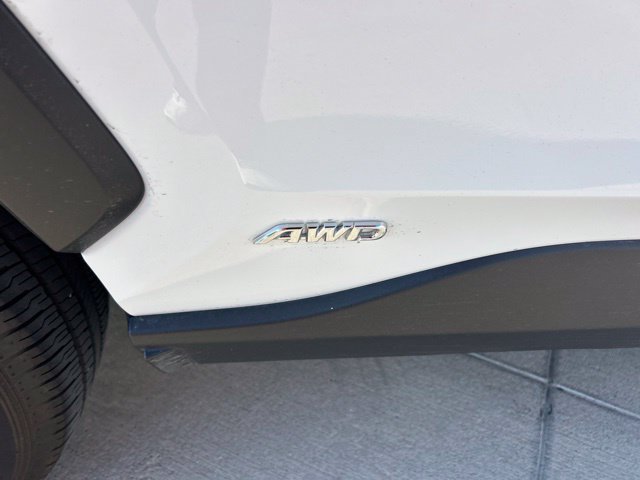 Used 2025 Toyota RAV4 LE AWD/4WD image 3