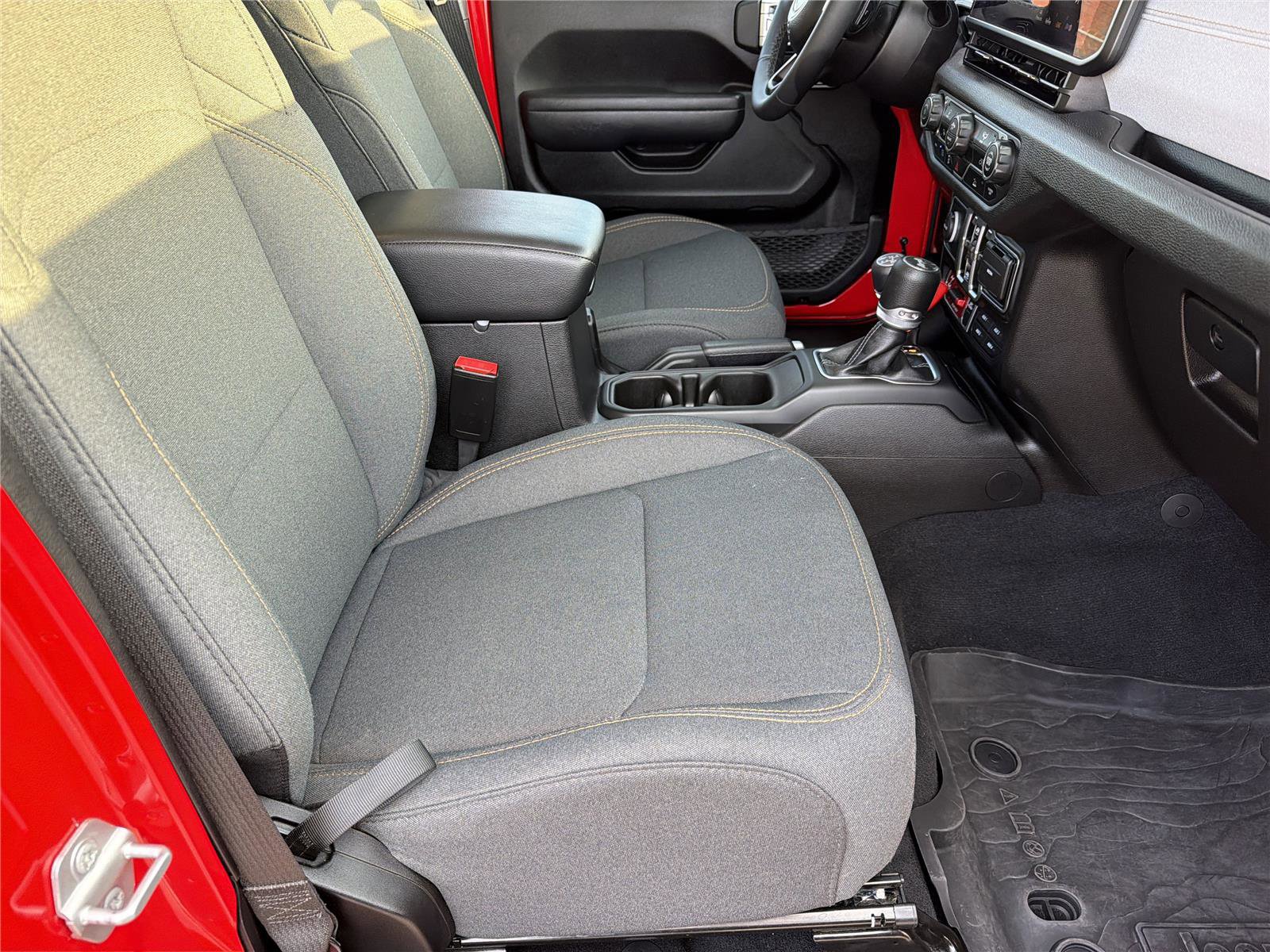 Used 2025 Jeep Wrangler Willys image 13