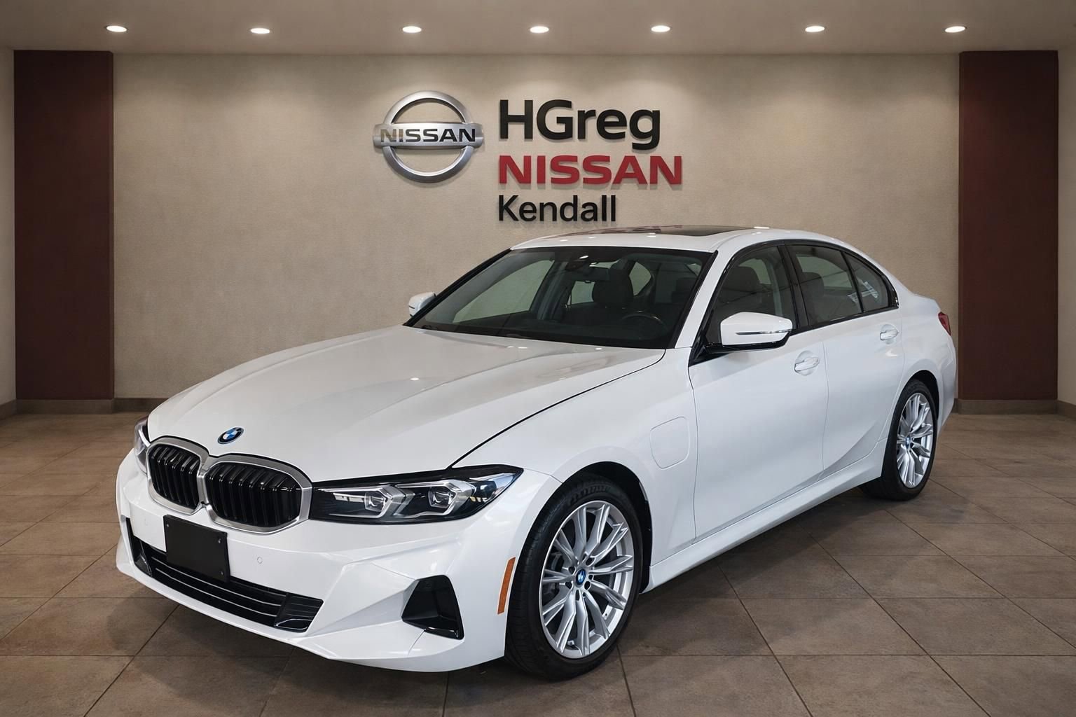 Used 2024 BMW 330e RWD image 3